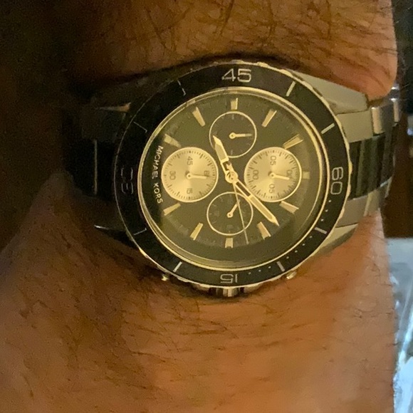 Michael Kors 8454 Jet Setter Carbon fiber Watch - Picture 1 of 3